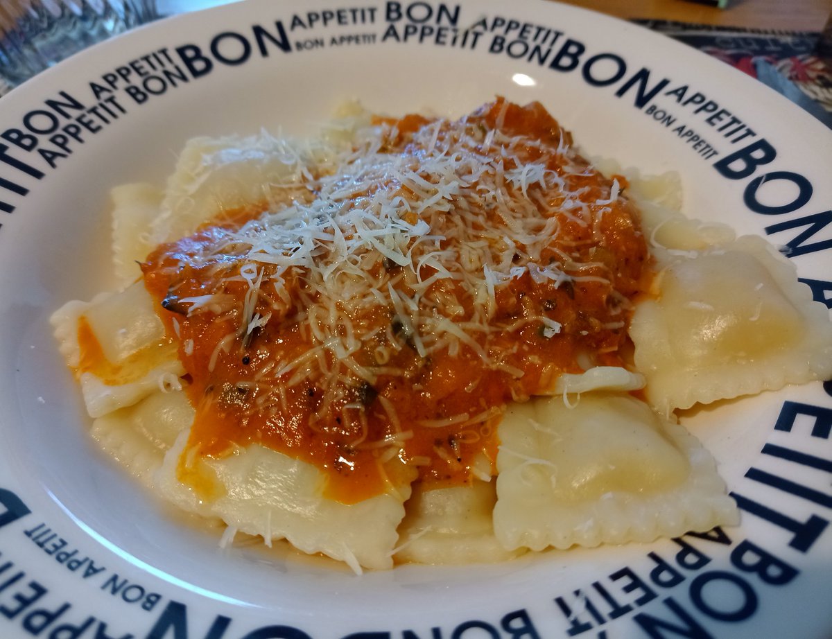 Chato_GT_'s tweet photo. Bon appetit https://t.co/8F4VHLSmGw