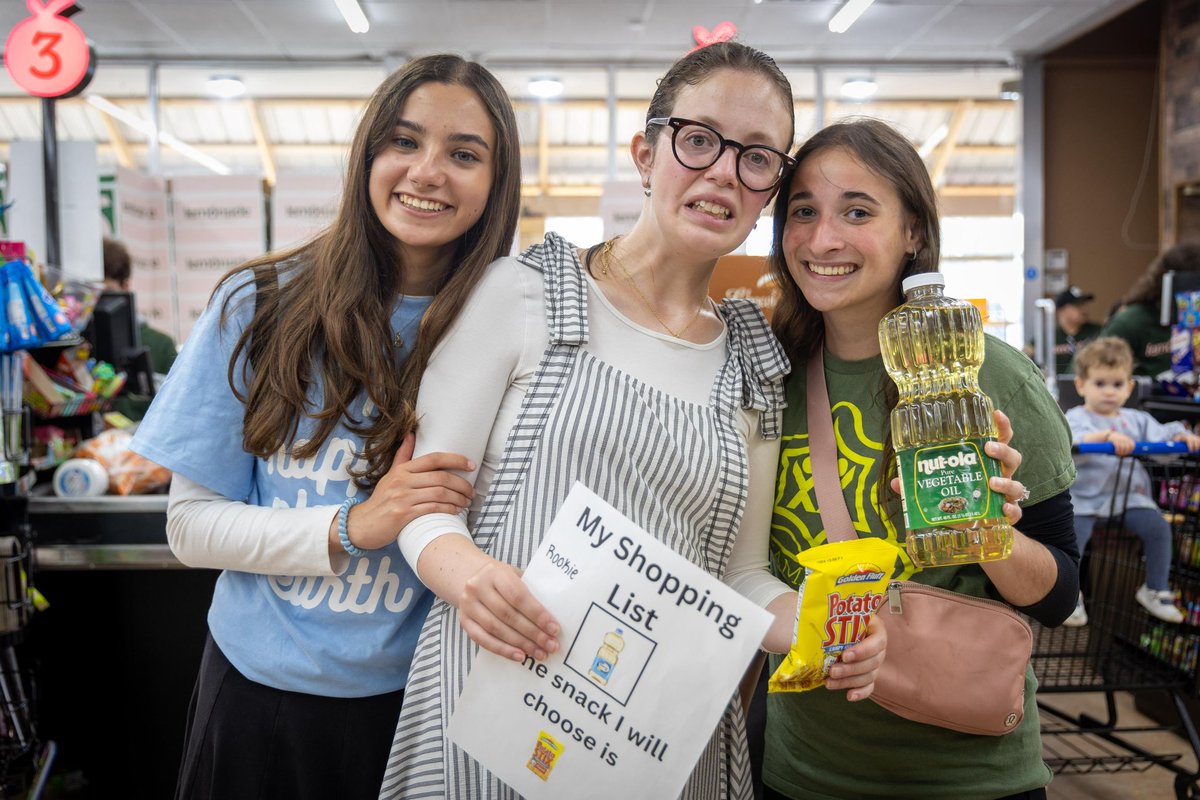 CampHASC's tweet image. Homeroom on an exciting trip to Lemonade🍋 and Liberty Pizza🍕

#CampHASC #Inclusion #SummerCamp
