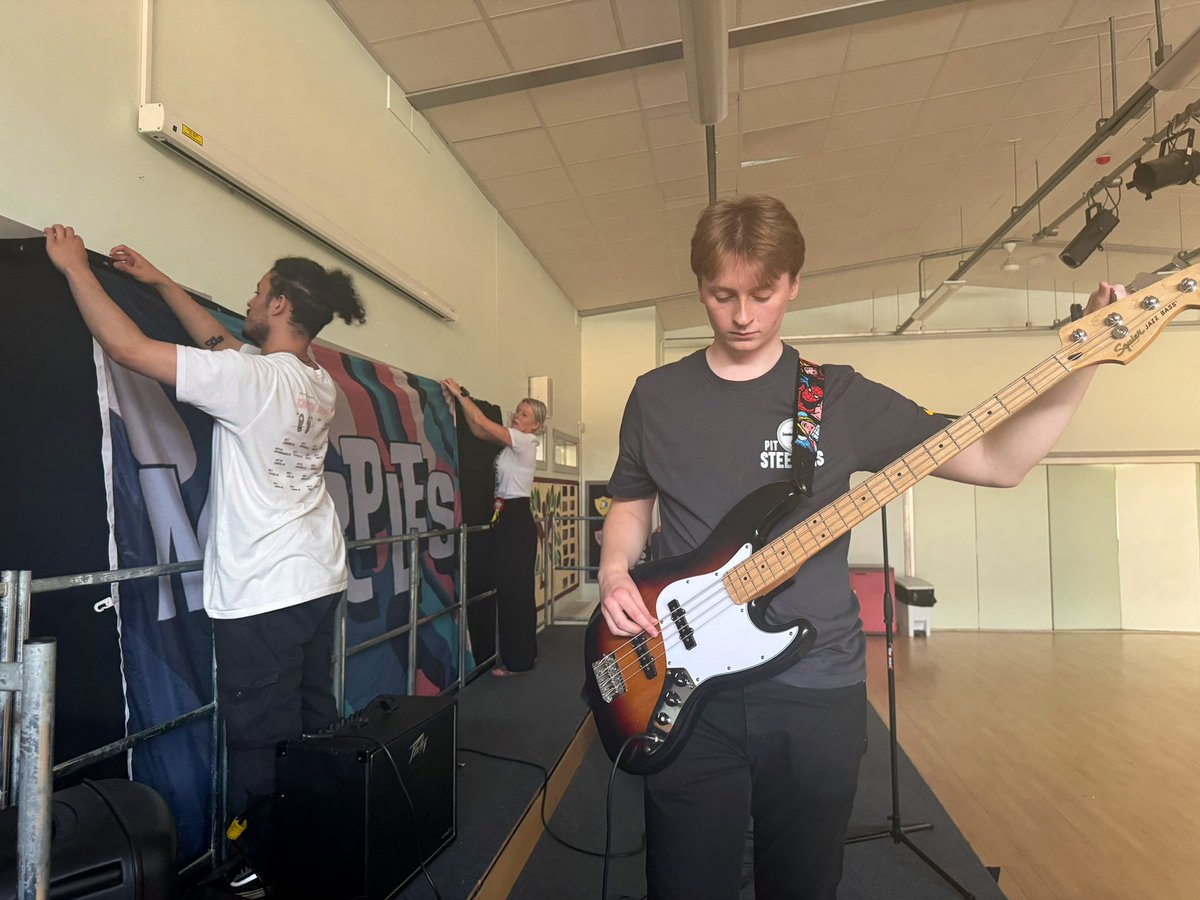 mosboroughpri's tweet photo. We still can’t quite believe we managed to keep this all a secret! 

(We also can’t quite believe how hard it is to hide an entire drum kit or to smuggle into school a band!!) 

@Marples__ @thomasmartin_02 

                 🎸🌟🎵🌟🎸 https://t.co/XYcvVgjiut