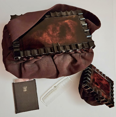 Today on the website, the story of Lewis Purses, Inc., with info from the grandson of company founder Nat Lewis. vintagepursegallery.blogspot.com/2024/07/specia… #vintage #handbags #purses #fashionhistory #handbaghistory