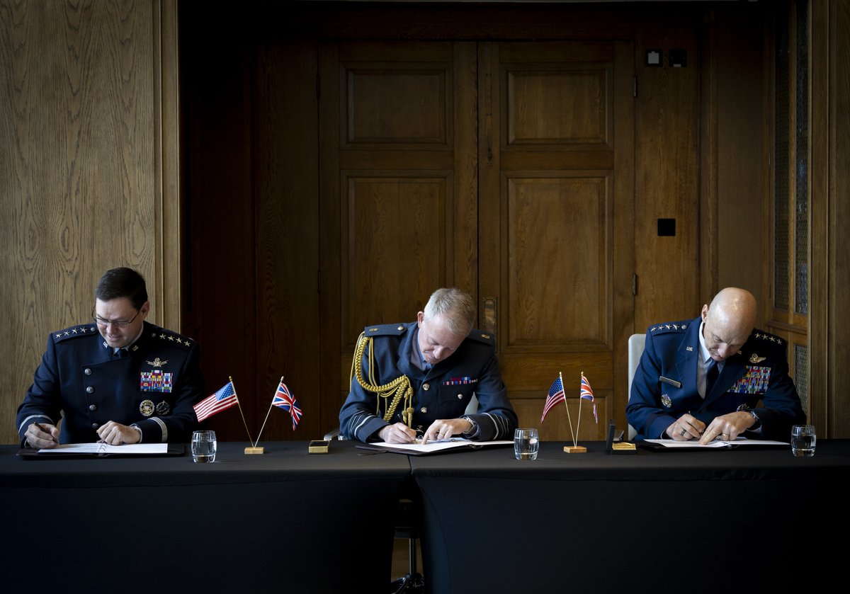 Royal Air Force (@royalairforce) on Twitter photo Building on the history of close USA and UK Defence cooperation, the Royal Air Force, the <a href="/usairforce/">U.S. Air Force</a> and the <a href="/SpaceForceDoD/">United States Space Force</a> signed a Shared Vision Statement that aims for seamless interoperability, interchangeability and integration among the Forces.#GlobalAirSpaceChiefs Building on the history of close USA and UK Defence cooperation, the Royal Air Force, the <a href="/usairforce/">U.S. Air Force</a> and the <a href="/SpaceForceDoD/">United States Space Force</a> signed a Shared Vision Statement that aims for seamless interoperability, interchangeability and integration among the Forces.#GlobalAirSpaceChiefs