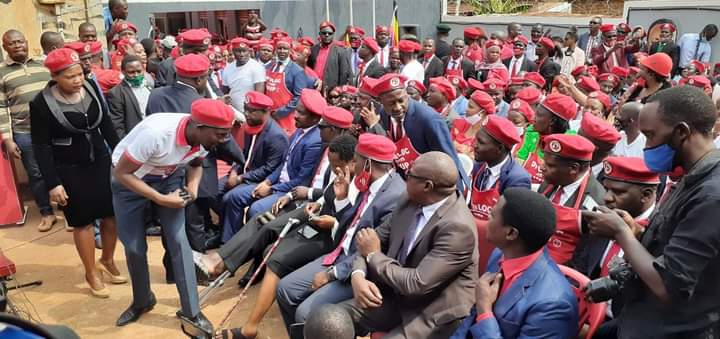 WaakoTonny1's tweet photo. National unity platform @NUP_Ug have received a warm welcome in Rukungiri district with lesser number of supporters on streets @HEBobiwine 
@JoelSsenyonyi @DavidLRubongoya 
@News247Ug 
@DanielLutaaya 
#picturecourtesy 📸 https://t.co/PUAfg38YKJ