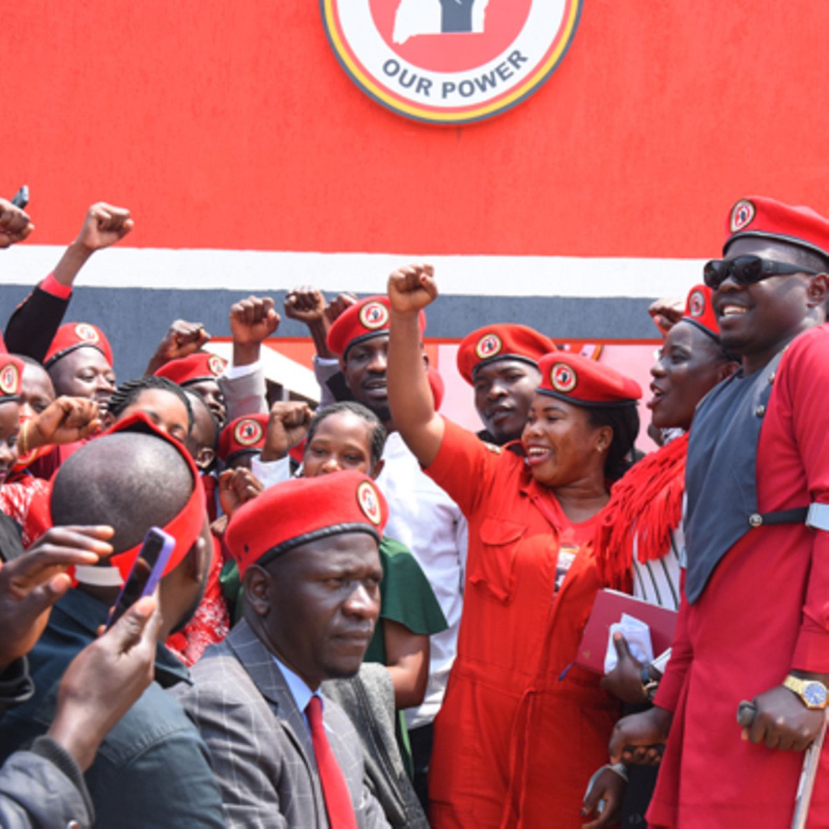 WaakoTonny1's tweet photo. National unity platform @NUP_Ug have received a warm welcome in Rukungiri district with lesser number of supporters on streets @HEBobiwine 
@JoelSsenyonyi @DavidLRubongoya 
@News247Ug 
@DanielLutaaya 
#picturecourtesy 📸 https://t.co/PUAfg38YKJ