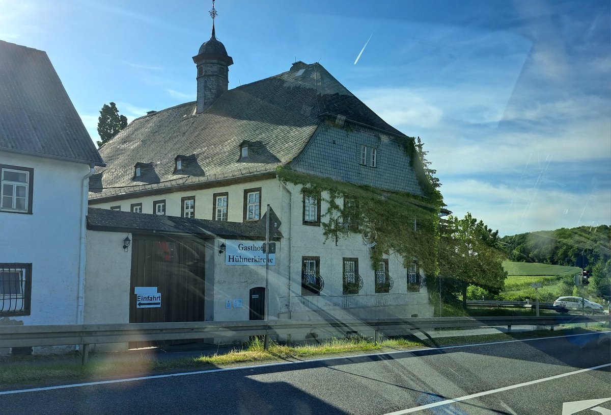 BastianDriller's tweet photo. #Hessen 🇩🇪🤌🏻😍🥰 
#RheingauTaunusKreis 
#TraumhafteLandschaften 
🌾☘️🌿🌳🌲🌄⛰️🤌🏻😍🥰 
#IdsteinerLand 
#B417 🇩🇪🛣 
@HexeHanna8 @back_andy_09 
@SchroderDemila @joelbvb09 
@ReneBvb1909 
🇪🇺19:09 Uhr🇩🇪
👇🏻Vom #ChickenHighway 🐓🛣
👇🏻aus seht👀ihr gleich links
👇🏻die #Hühnerkirche 🐓⛪️🍽 https://t.co/htjiyWAZV6