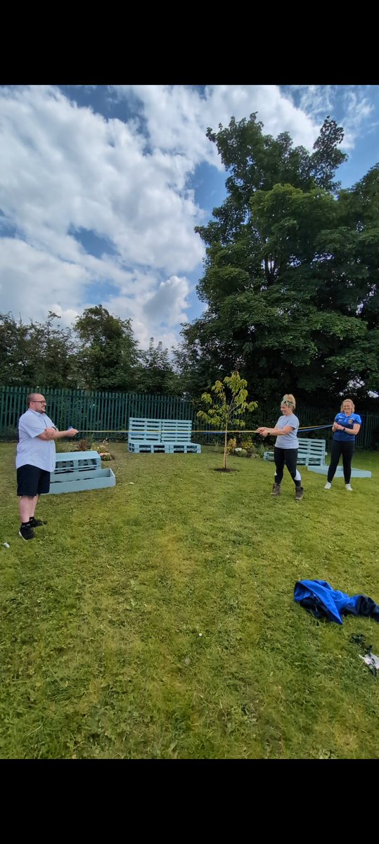 SecondaryEng's tweet image. What a brilliant interhouse day!! I absolutely love them... one of my favourite days of the whole school year. Finished off with an official opening of the gorgeous new garden (created by our students today), led by Miss Senior. 😍💐☀️ #sunburnt #buthappy