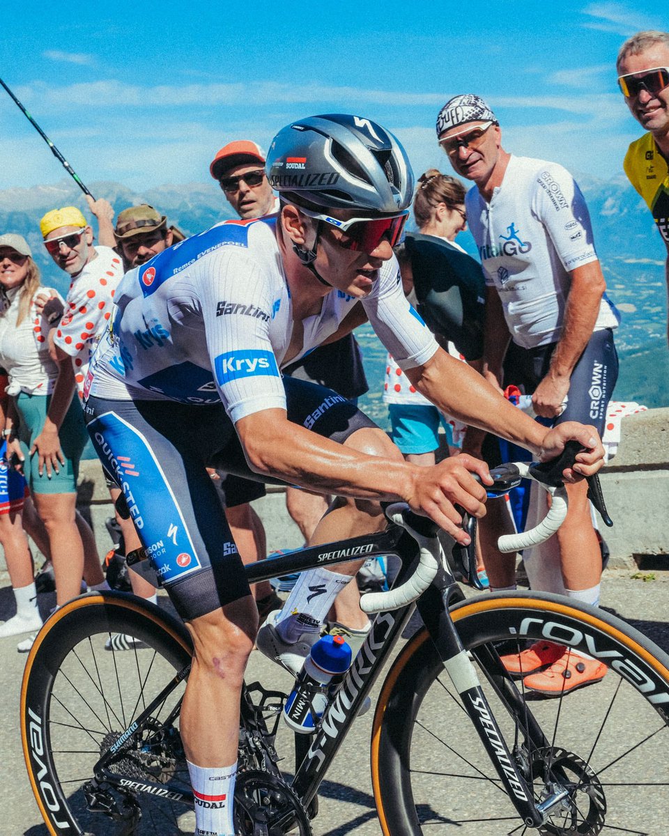 Another mountain, another battle. 🔥👊🏼⚪

This is how I love racing, going all-in whenever we can.🚀

Step by step, closer to our goal. Great support from the team all day.🐺