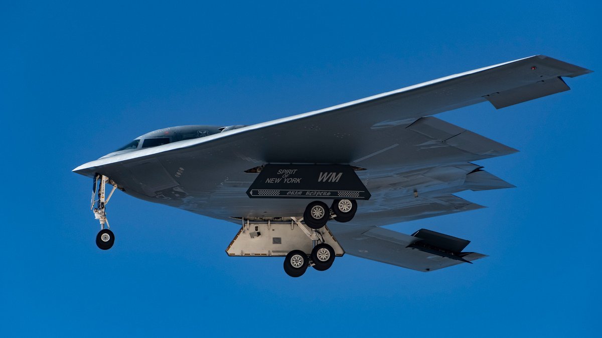 northropgrumman's tweet image. 35 years ago, the B-2 Spirit took its first flight! 🛫 Today, we continue a legacy of innovation by partnering with the @usairforce to further enhance the platform with digital technologies. Learn more: ms.spr.ly/6016luPaM