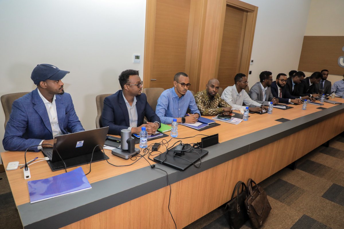 MoCTSomalia's tweet photo. The State Minister H.E @DirieMP has officially closed the two-day EAC Digital Transformation Strategy 202-2030 Country Validation Consultation in Mogadishu. A significant step forward in our regional collaboration to harness digital technology for development. @jumuiya #Digital https://t.co/H2AiMuVEpq