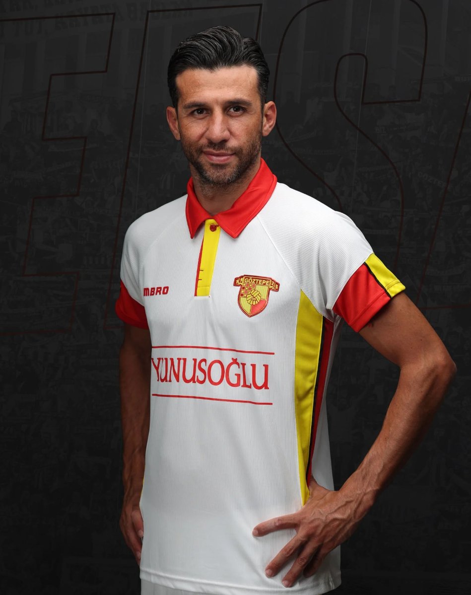 esvaphane's tweet photo. ⚪️ Göztepe 24-25. Umbro. Away. 🔴 https://t.co/S52FoCn8QH