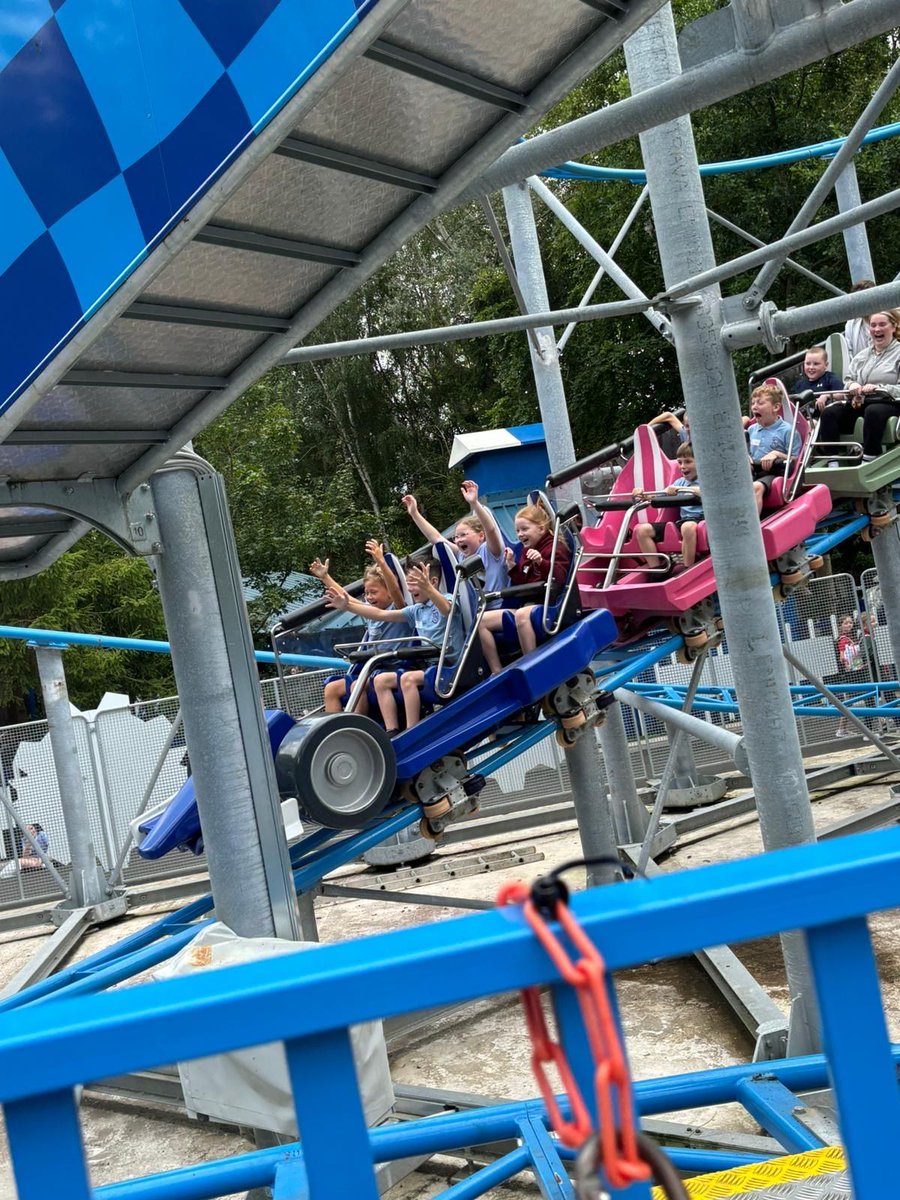 LeghVale's tweet photo. Y3H had a great day on our end of year trip. It was a scorcher and lots of queueing, but lots of squeals and giggles too! https://t.co/Vd8fWateG1