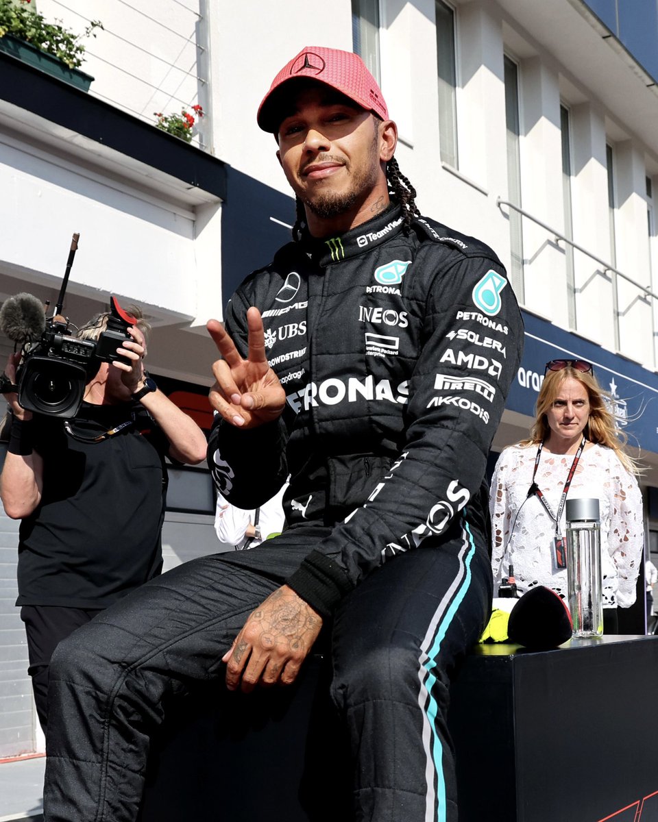 MercedesAMGF1's tweet photo. Pole 104. Last time out at the Hungaroring 🖤💛 https://t.co/CNAuRUZTzm