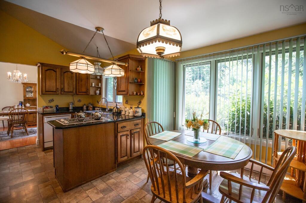 viewpoint_ca's tweet image. $730,000 FOR SALE
4 Beds | 2/1 Baths | 3,426 sq. ft.
91 Davis Drive, Beaver Bank

Looking for peace and tranquility in the charming community of Beaver Bank?

Listed by ViewPoint agents John Watson &amp;amp; Santiago Salgueiro
viewpoint.ca/cutsheet/20241…