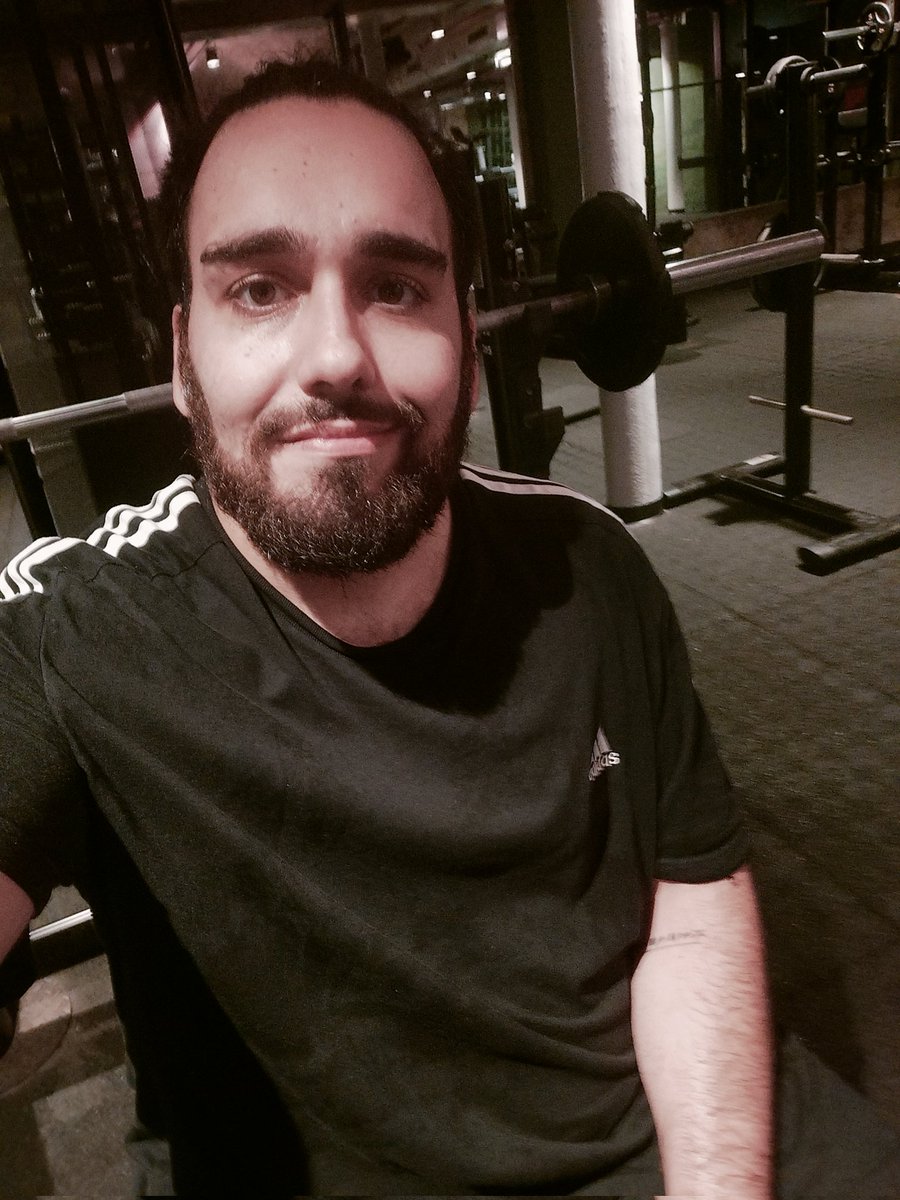 bruriera_96's tweet photo. Weight training - Upper body 💪🏽🏋🏽  + 36' easy run and 5' cooling 🏃🏽

#gym #Train #weighttrain #Training #run #running #cooling https://t.co/47HhVHkG2H