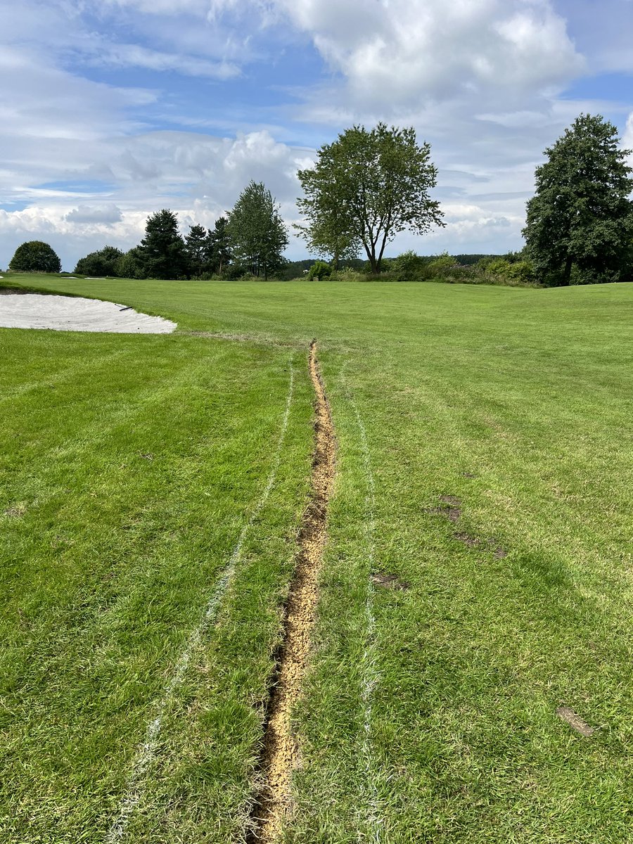 New drainage kit doing the business in the sunshine! Aft 45 trencher and Shelton’s Multi use hopper making light work of the backfilling !