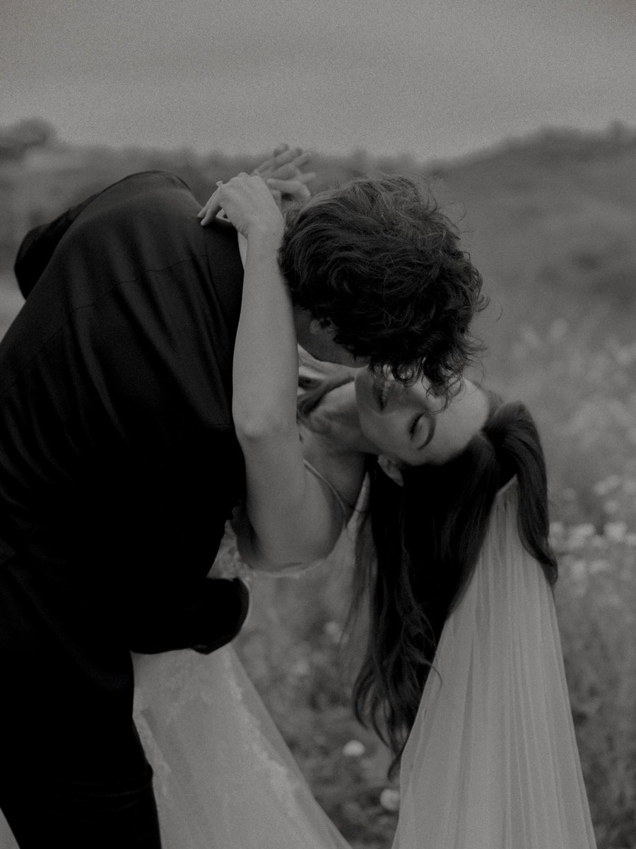 kirakosarin's tweet photo. 💍🤍 https://t.co/R52YYM734z