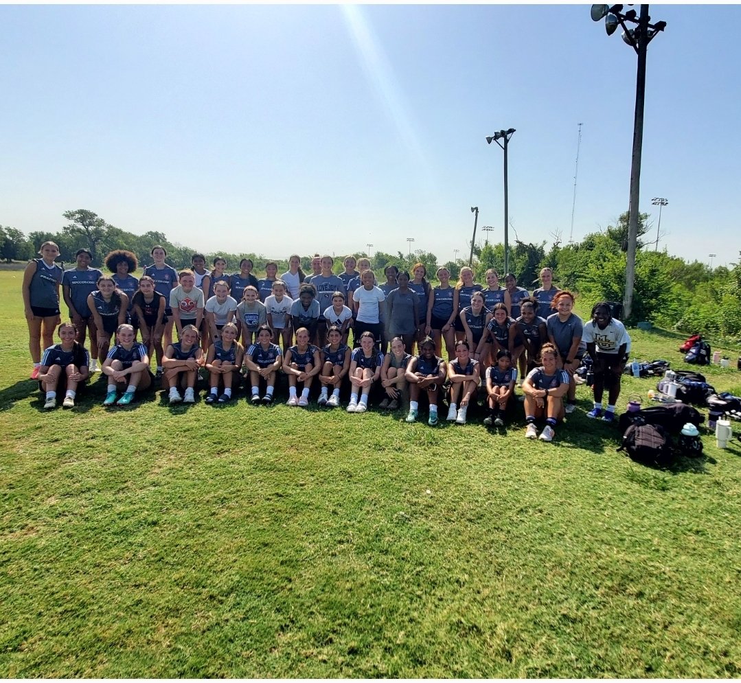 That's a wrap...Day three of conditioning camp. Im proud of these  young ladies. Tonight  6v6 tournament...#solarbyars