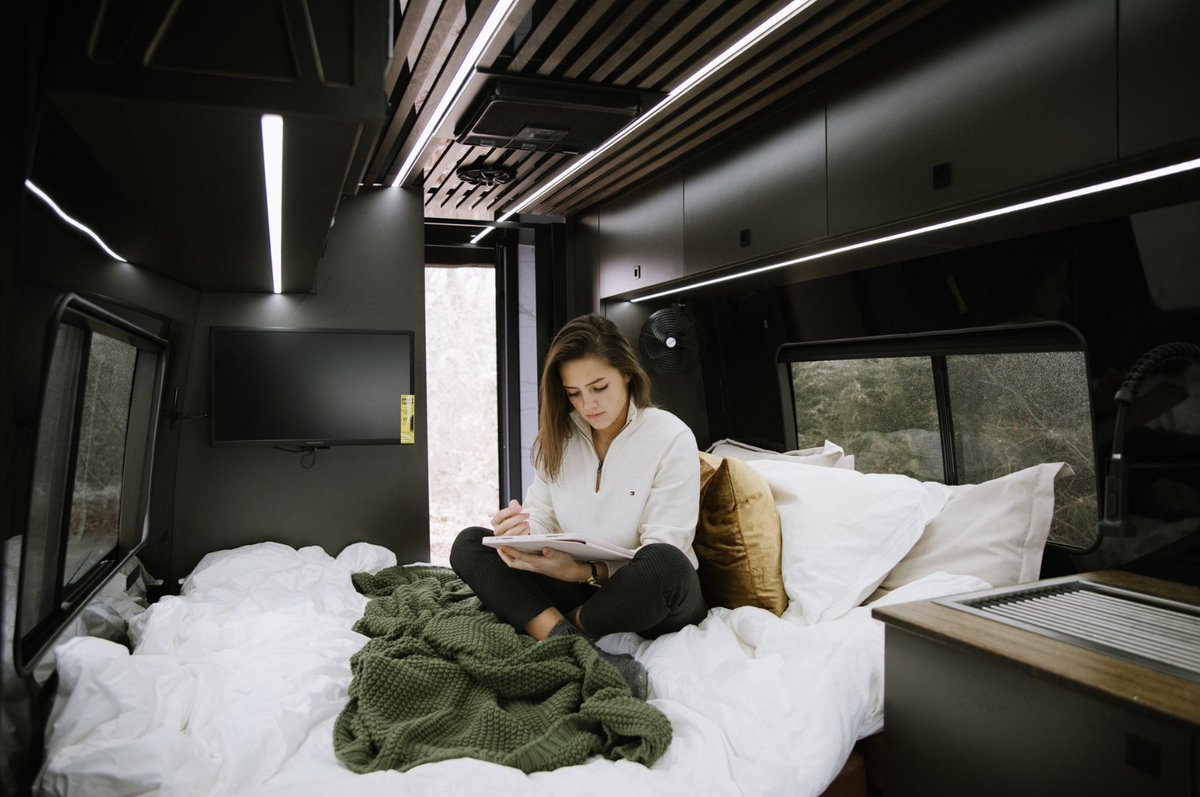 the27north's tweet image. Inspiration comes naturally when your studio is on wheels.

Elevate your creative journey with 27North. 

Our adventure vans provide the perfect balance between comfort and inspiration, wherever your travels lead.

#createonthego #adventureawaits #27northcomfort #redefineadventur