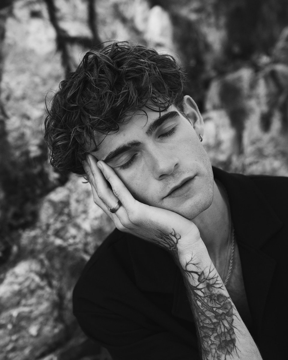 Devin Hayes tweet media