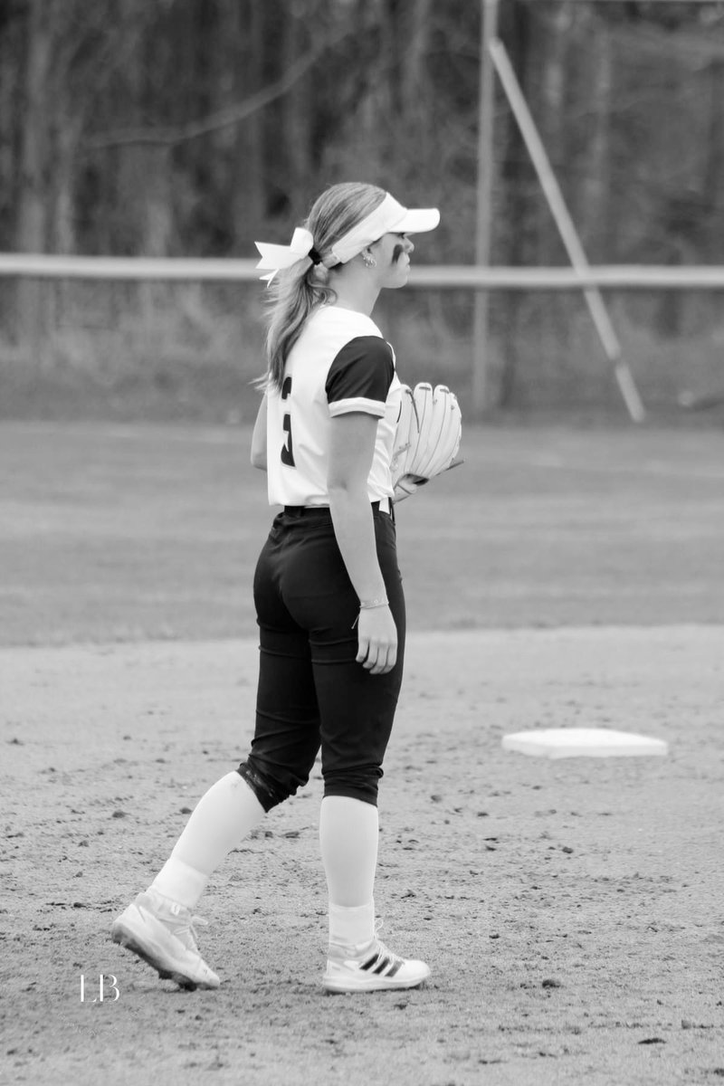 So beyond blessed to have received County Player of the year!! I was also blessed to receive Gratiot County Herald Dream Team, and the Lansing all area selection! 💙💛