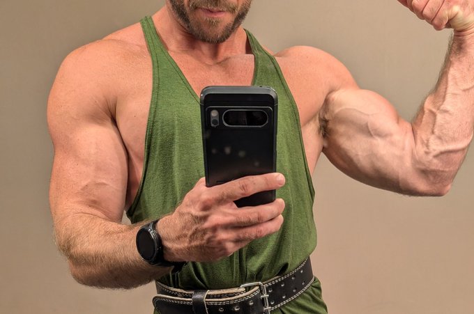 Don't forget to do your curls. https://t.co/ZOu7ztvUwt