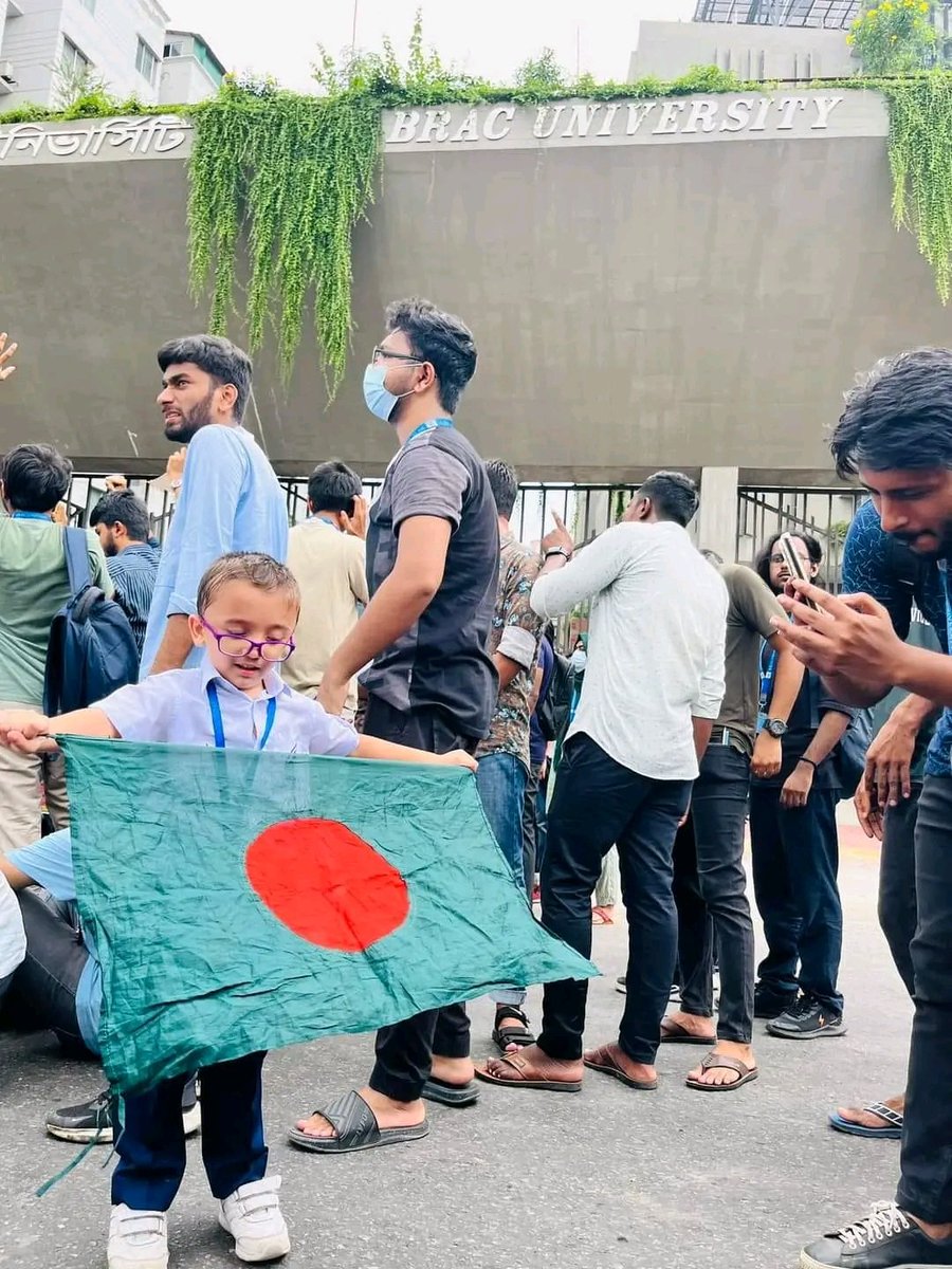 impactjeons's tweet photo. It’s really heartbroken :(
RT &amp; REPLY please

WE STAND WITH BANGLADESHISTUDENTS
ALL EYES ON DHAKA UNIVERSITY
#Save_Bangladeshi_students
#StudentsUnderAttack
#QuotaReform 
#DhakaUniversityUnderAttack
#QuotaReformMovement
#QuotaReformProtest https://t.co/GVeynRzXIy