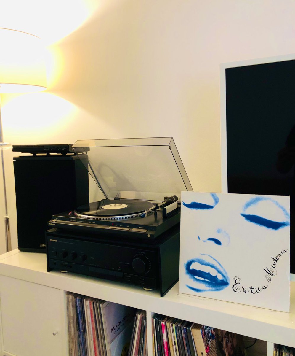 LorenzoSordi's tweet image. L’ora del #vinile. Ecco un altro album invecchiato magistralmente. All’epoca sperimentale, oggi un cult.

#Sulpiattodelmiogiradischi #vinylcollection #Madonna #vinylcollector #Mdna #vinylcommunity #musica #Music #Trump #Biden #Ursula #Elliott #California #TaylorSwift #17luglio