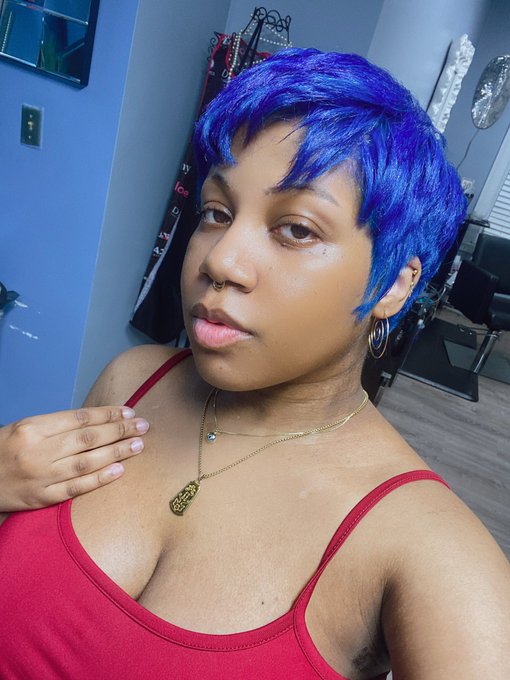 Bree The V. 📀 - 1 pic. As soon as I got my hair done I took many photos of myself. I feel like me again. 🙂‍↕️ https://t.co/Gzot34bYvG