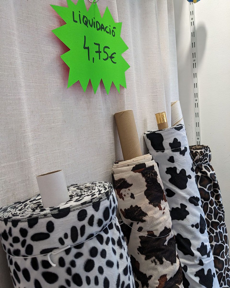 TeixitsBaig's tweet photo. Més coses en venda! Si havíeu vist quelcom que ja no hi és, com el mecano taronja, és perquè ja s'ha venut. I si no té preu, feu una oferta! 😅
---
¡Más cosas en venta! Si no tiene precio, ¡haga una oferta! 😅 https://t.co/V55ATBOStU