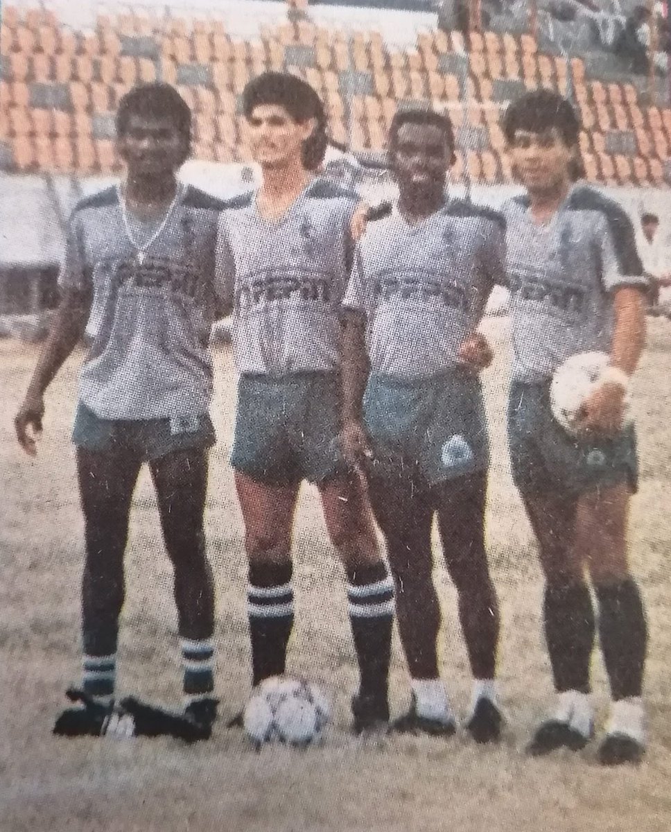 Miviejotorreon's tweet photo. Los 4 Hondureños en el Santos Laguna en la decada de los 90s. Dolmo Flores, Calix, Rochez y Juan Flores. https://t.co/pIKn4j8J5h