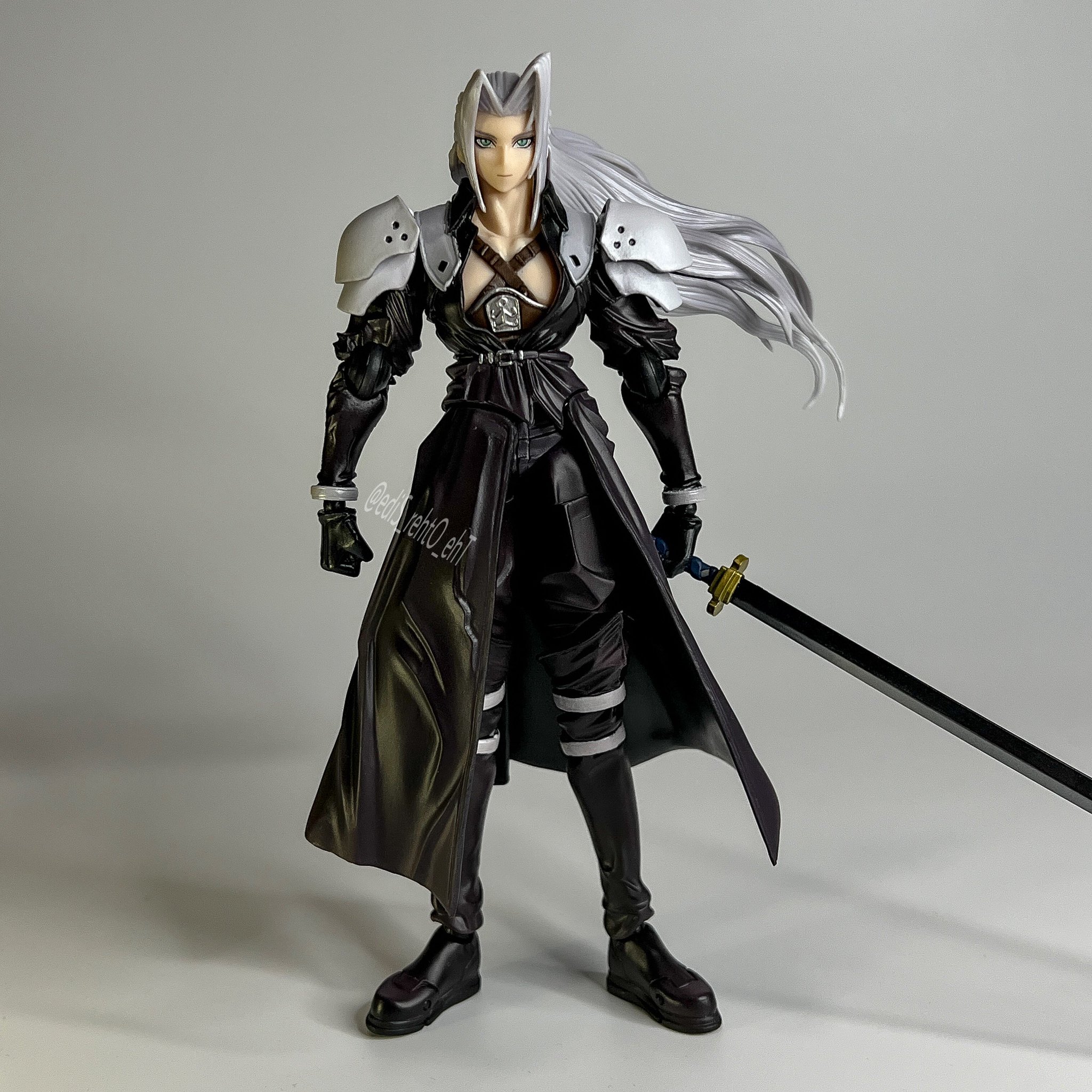 FINAL FANTASY VII BRING ARTS ACTION FIGURE - SEPHIROTH