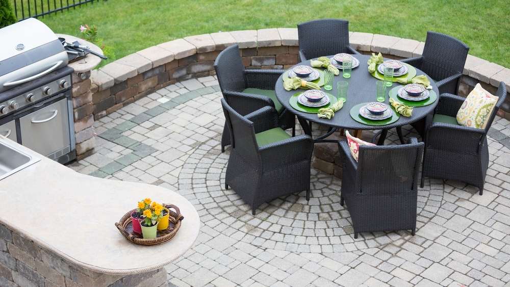 Outdoor Living at Its Finest houseopedia.com/outdoor-living…