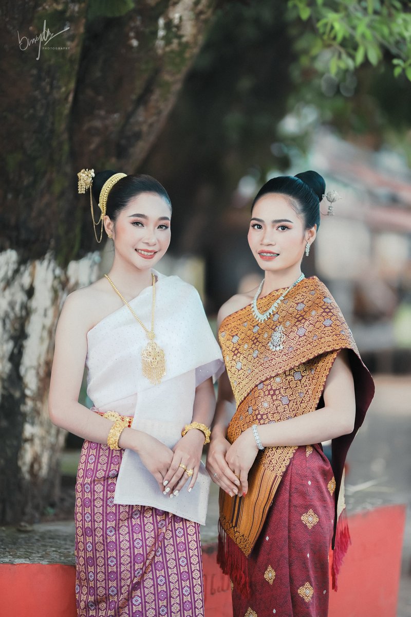 billydreamlife's tweet photo. R E T R O L A O G I R L
#ຊ່າງພາບ
#ຖ່າຍແບບ
#ສາວລາວ
#ສາວລາວຍ້ອນຍຸກ
#a7iv #sonyalpha
#midjourney #ai #aiart #midjourneyart #midjourneyai #aiartcommunity #digitalart #art  #digitalartwork  #portait #photography #britjourneyart #beautiful #woman #model #flower #sunflower #sigmaart https://t.co/zoo74POaYG