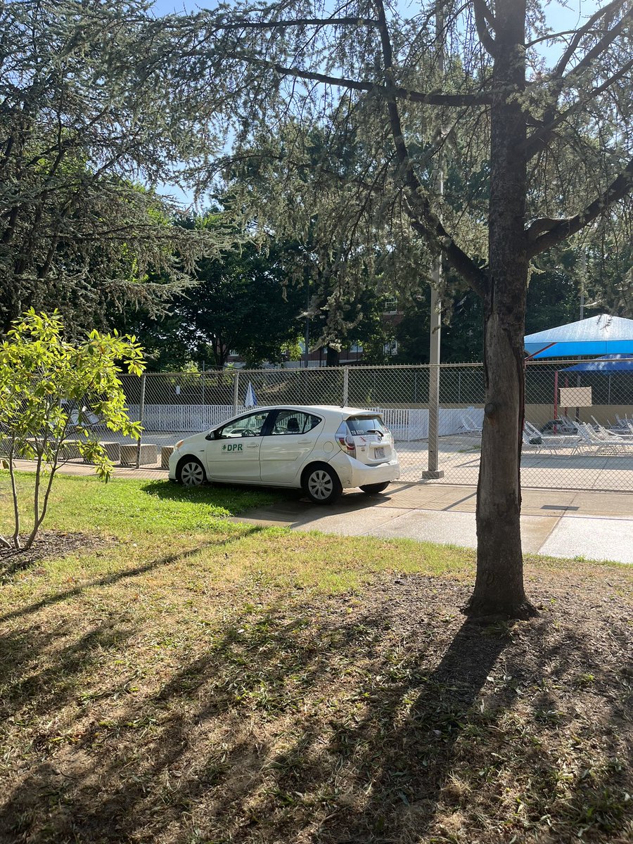 CF_Larue's tweet photo. .@DCDPR can you please inform your staff at the Upshur Pool that it is not acceptable — in fact, it’s illegal — to drive across sidewalks to access this patch of concrete they’ve hallucinated as a parking spot? There are cars here most days. https://t.co/7pNsGcHFhI