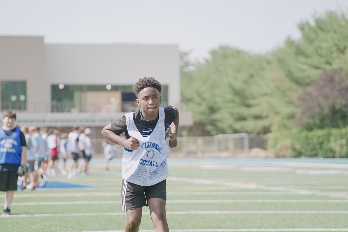 CoachMeisse's tweet photo. 🔥🐥🏈 @chris_dacosta1 showing the young DB’s the way at our camp this week https://t.co/NI20ktTNYn