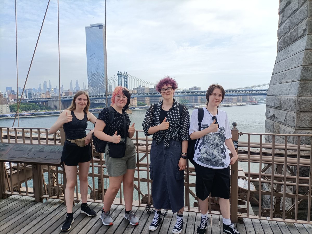 LHSSixthForm's tweet photo. Brooklyn bridge and Brooklyn 💙 https://t.co/Gw42wtMslf