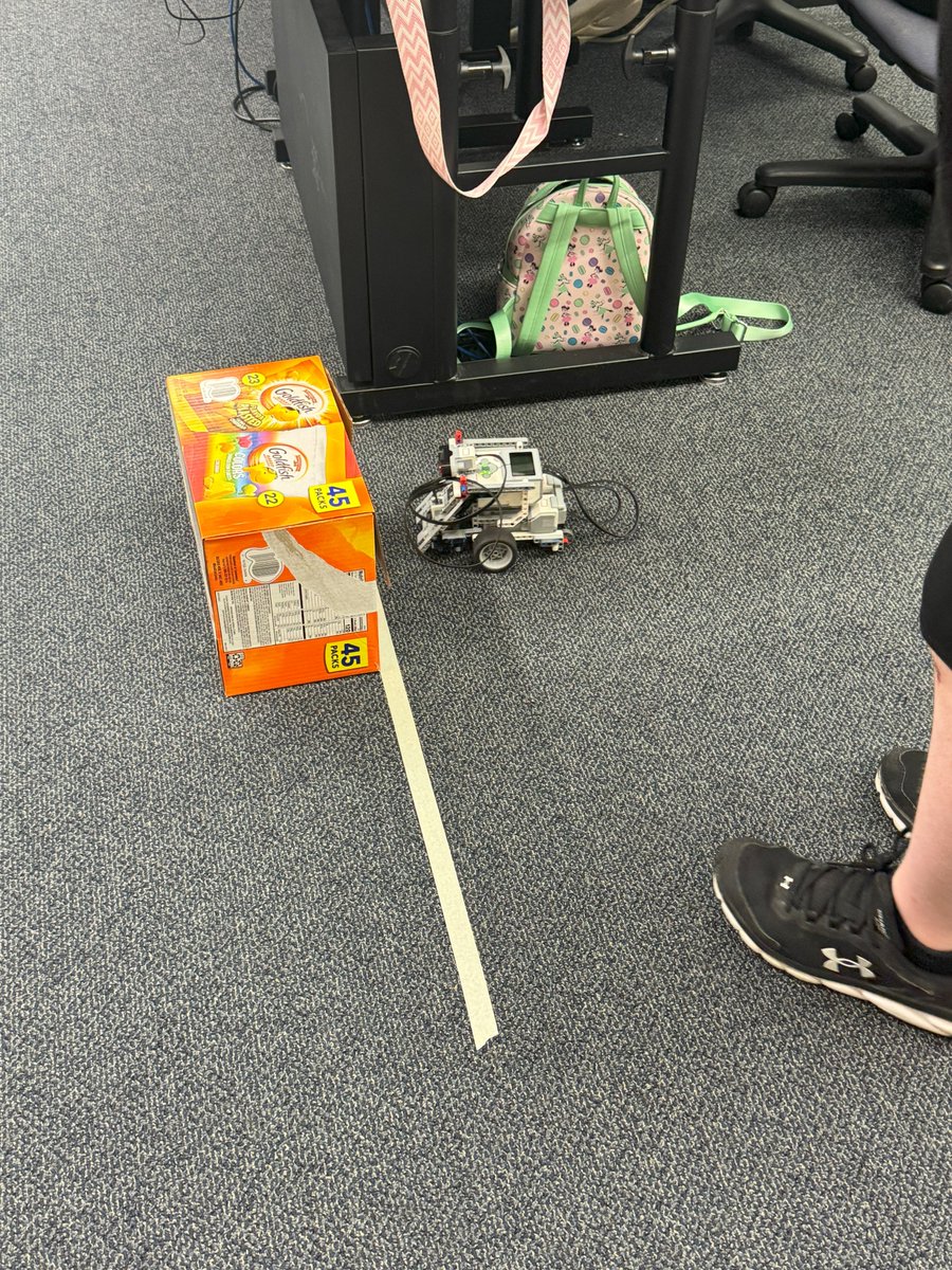 IU1Tweets's tweet photo. It's Camp Tech week! Our young innovators (grades 3-8) are diving into STEM with AI programming, engineering careers, LEGO robotics, and Hummingbird Kits. Check out their journey! 💡🤖💻 #CampTech #STEMeducation #FutureInnovators

@DonMartinIU1 @Kristin_SzIU1 @JennyLentIU1 https://t.co/eVQDEsc0O8