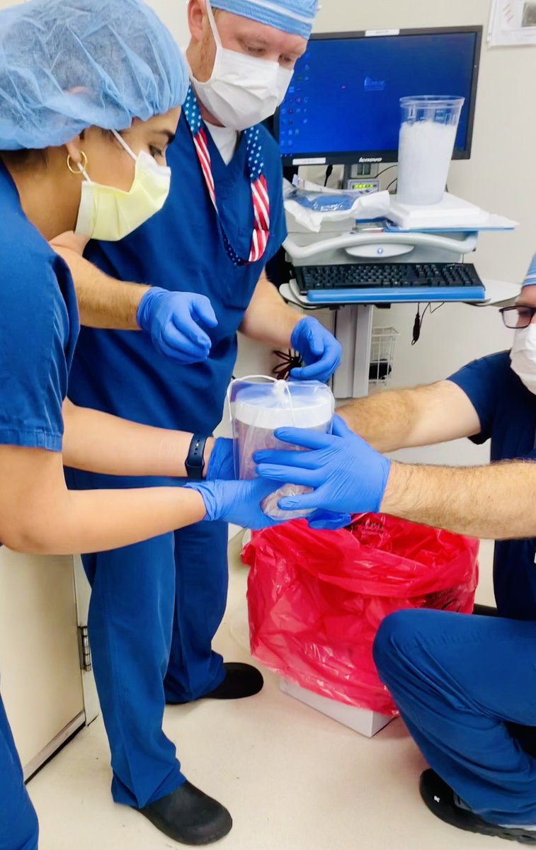 drdivsharma18's tweet photo. @ID_MUSC #TxIDFellow at MUSC Health's living donor program. "Anonymous" donates an organ, which is carefully harvested and transported to the facility in queue, where an eager recipient will receive it today. How life comes full circle. #apartofmeisnowapartofyou https://t.co/a6LnELEmL2