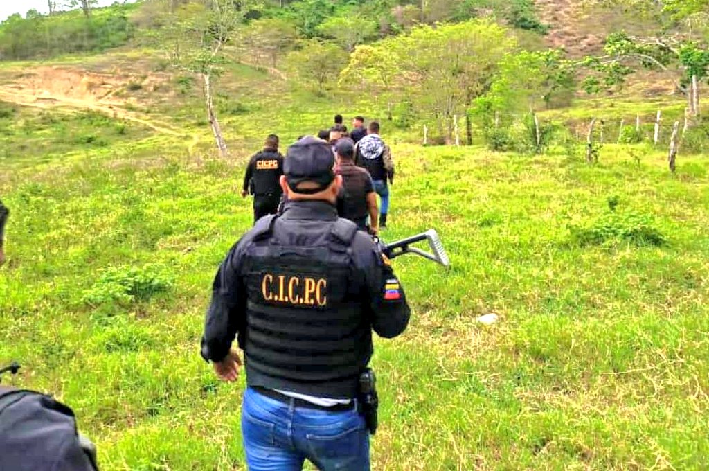 Cicpc0246's tweet photo. Nuestros funcionarios estan altamente capacitados y comprometidos con la seguridad del País. #VenezuelaSegura
@NicolasMaduro 
@CeballosIchaso1 https://t.co/4lnYsEyWNP