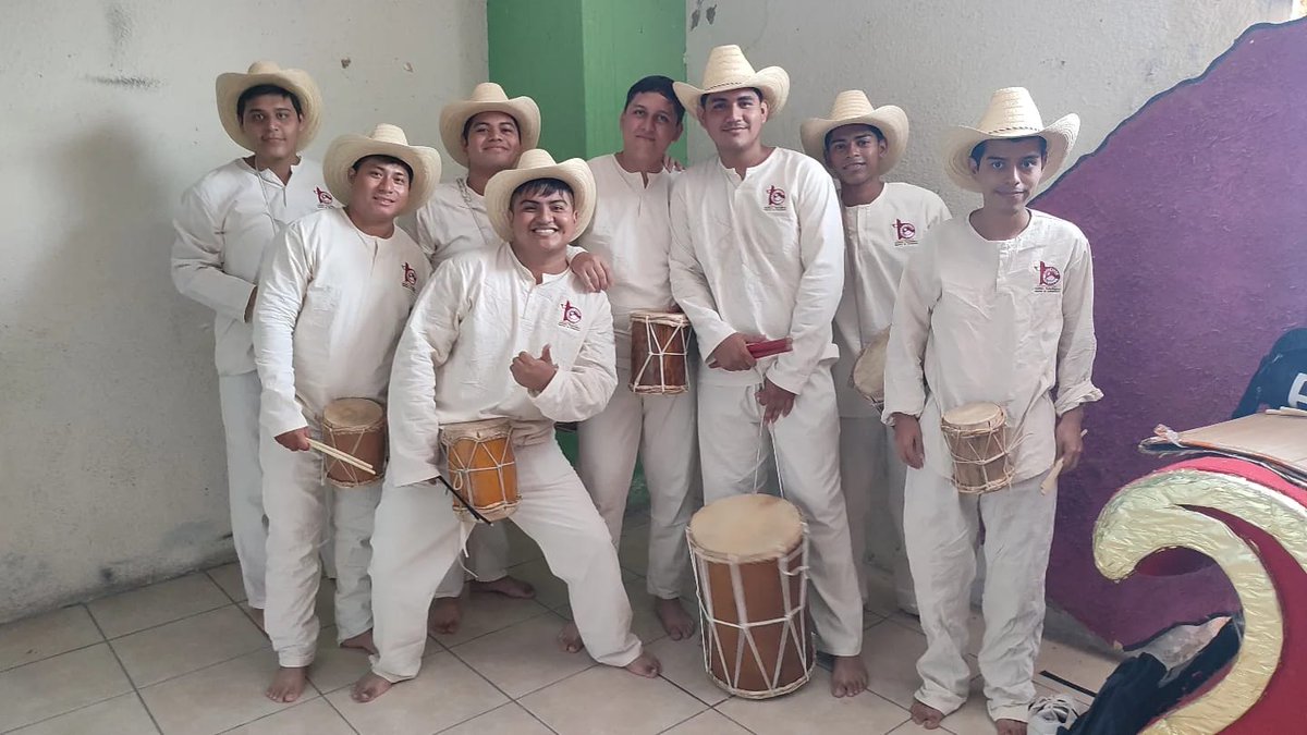 TecNMComalcalco's tweet photo. #AlMomento En unos instantes alumnos de actividades complementarias del TecNM realizarán presentación cultural y artística en la casa de la Cultural de Comalcalco como parte de los prefestejos del Treinta Aniversario de nuestra casa de estudios.

#30AniversarioTecNMComalcalco https://t.co/ALzCukm9vA