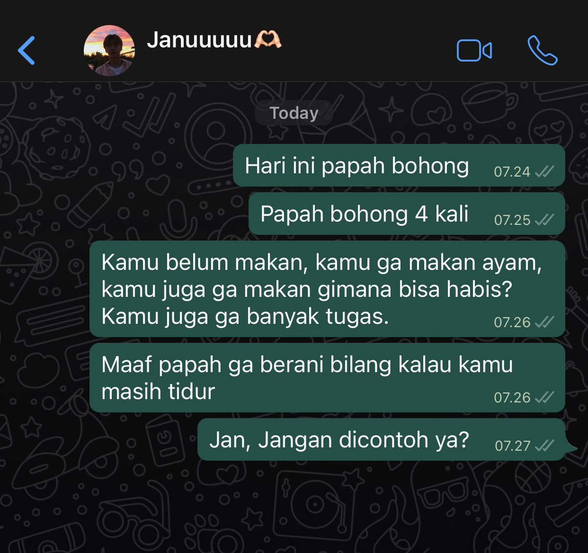 'J' tweet media