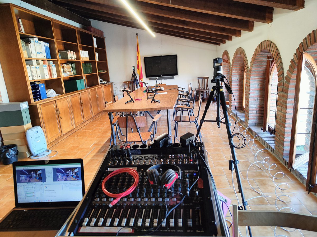 JOAN SOLER SERAROLS (@soler63) on Twitter photo Preparant tot per el ple ordinari d'aquest vespre a les 20:00 a la sala de plens de <a href="/lesplanescat/">Les Planes Hostoles</a> <a href="/RadioLesPlanes/">Radio Les Planes</a> 107.7 fm, radiolesplanes.cat i canal youtube Preparant tot per el ple ordinari d'aquest vespre a les 20:00 a la sala de plens de <a href="/lesplanescat/">Les Planes Hostoles</a> <a href="/RadioLesPlanes/">Radio Les Planes</a> 107.7 fm, radiolesplanes.cat i canal youtube