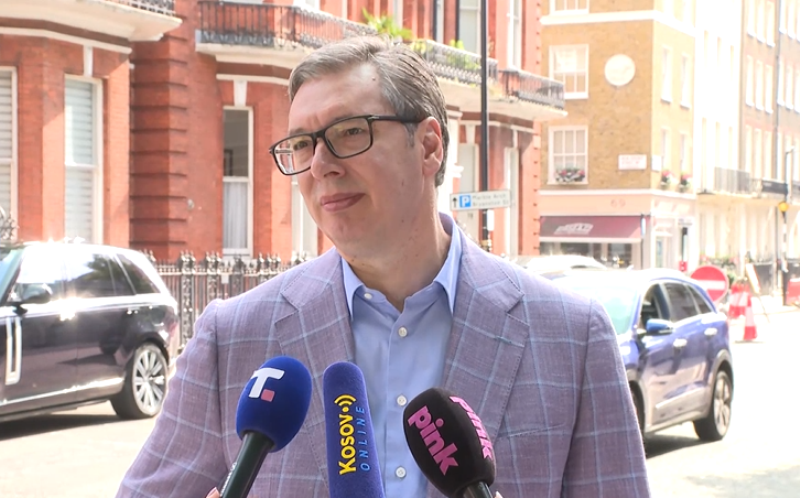 sns_srbija's tweet photo. Председник Републике Србије Александар #Vucic @avucic изјавио је да ће на самиту Европске политичке заједице у Лондону имати више важних билатералних састанака. https://t.co/FighCtP6uO https://t.co/X985Zdf8zl