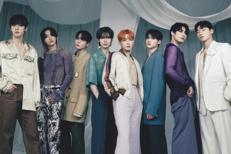 soompi's tweet photo. #ATEEZ Rises On Billboard 200 As "GOLDEN HOUR : Part.1" Becomes Their 1st Album To Spend 6 Weeks In Top 100
https://t.co/vAnJaWyLL8 https://t.co/WuHYJieokP