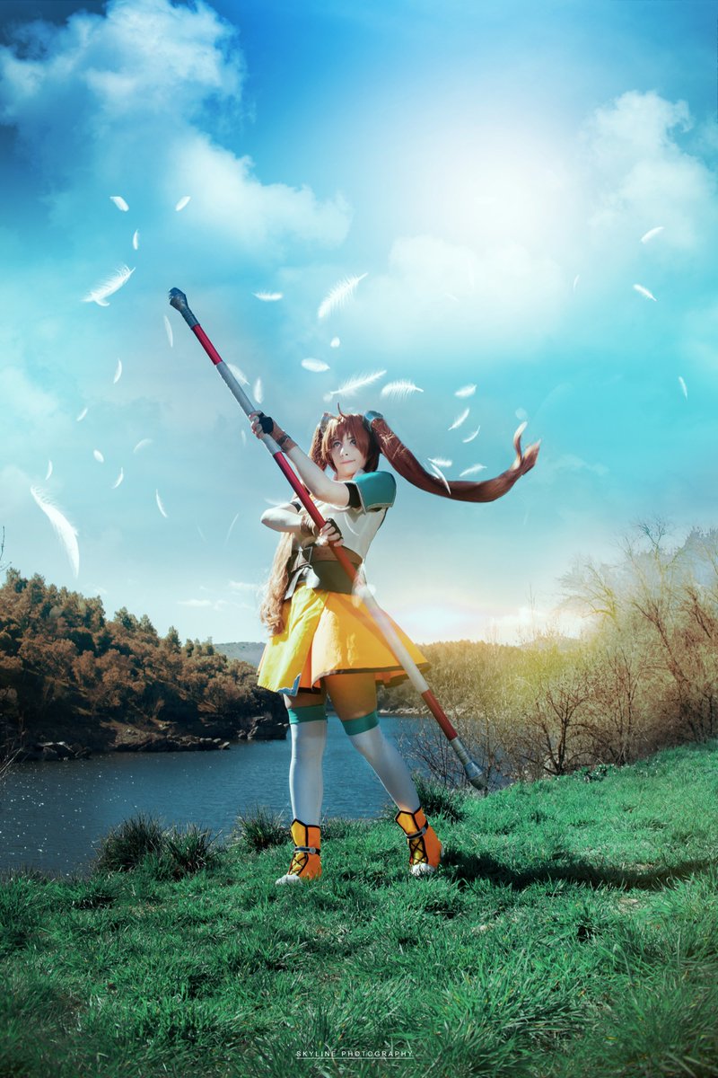 If you told me years ago that I would have an Estelle Bright figure in my hands I wouldnt have believed anyone. I cannot describe my hapiness right now. 

I even made a photo based on her iconic pose of Sky SC when I cosplayed her so many years ago 😭 (<a href="/SKYline_Cos/">S.KY. Photo</a>)