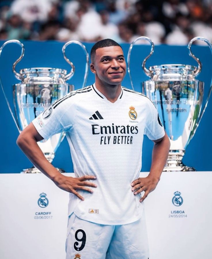 L_2211_'s tweet photo. ES HORA DE GANAR SEGUIDORES! 🚨

Vamos a seguirnos entre todos los madridistas! 🤍

Devuelvo el follow ✅

Se agradece like y retweet para mayor difusión ❤️🔄 https://t.co/6GuSozwbJF