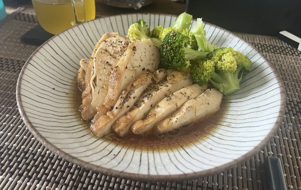 wabisabifiujp's tweet photo. 1ヶ月間毎日これ
本気で美味い。痩せる。引き締まる https://t.co/3WV6XPafyb