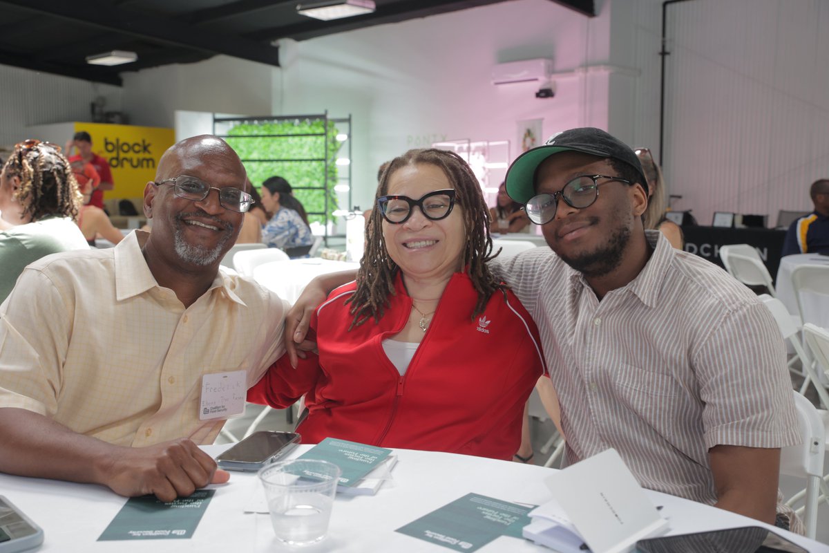Connecting with passionate farmers at our recent Coalition For Food Security (#CFS) event! 🌱 Stay tuned for more highlights from our inspiring day of learning, sharing and collaboration!

#ponix #sustainableagriculture #USDA #climatesmart
#urbanfarms #hydroponics