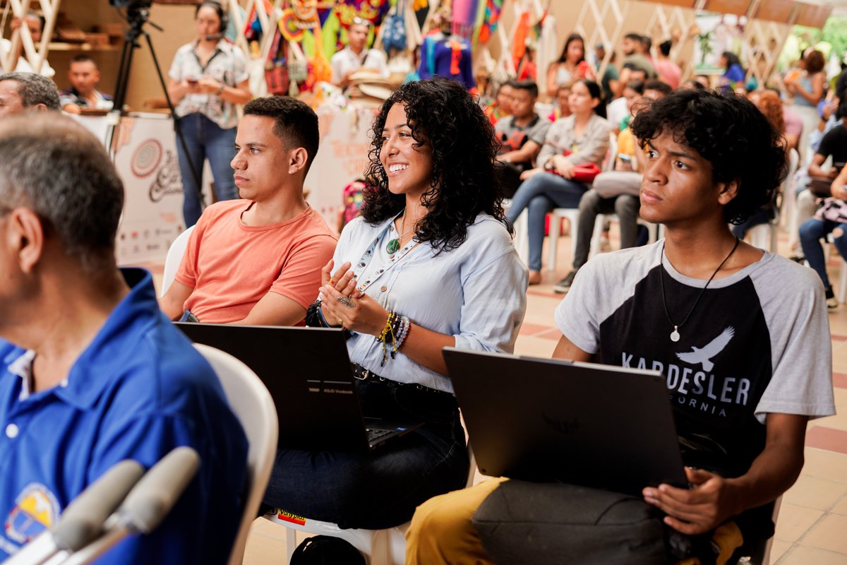 FeriaCaribe's tweet photo. "La Voz de los Ancestros" resuena en cada detalle de la 4ta Feria Artesanal del Caribe Colombiano. Únete a nosotros del 15 al 18 de agosto en la Universidad del Magdalena. 🪗🪘 https://t.co/IraAAbryf7