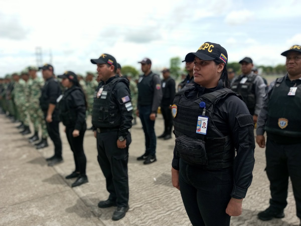 Seguimos garantizando la seguridad y la atención de nuestro pueblo en perfecta unión Cívico-Militar-Policial. #VenezuelaSegura