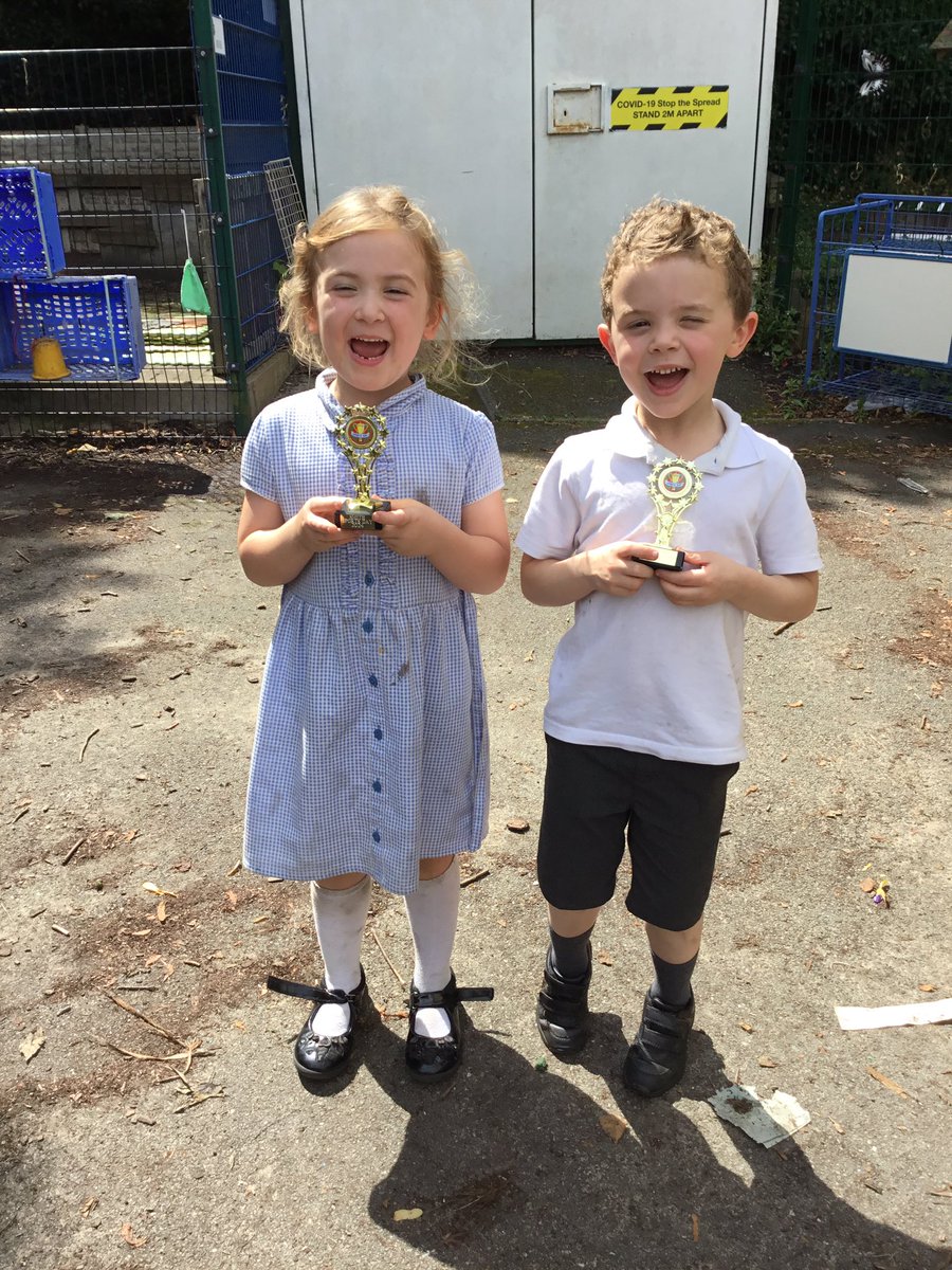 st_michaels_ham's tweet photo. Well done to the Reception Sports Day winners for being good team players! 🏃🏼‍♀️🏃🏽‍♂️🏆#SMITHSportsDay #EYFS #SMITHReception #SmithPE https://t.co/UzgCZIgUlC